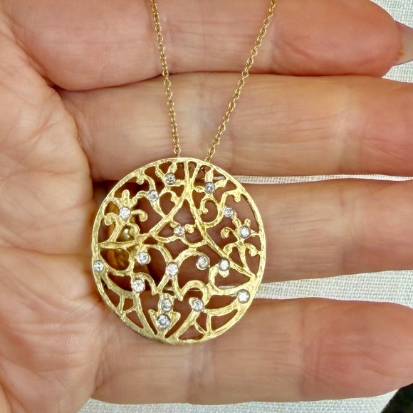 Vintage Jewelry - 14 karat gold and diamond necklace